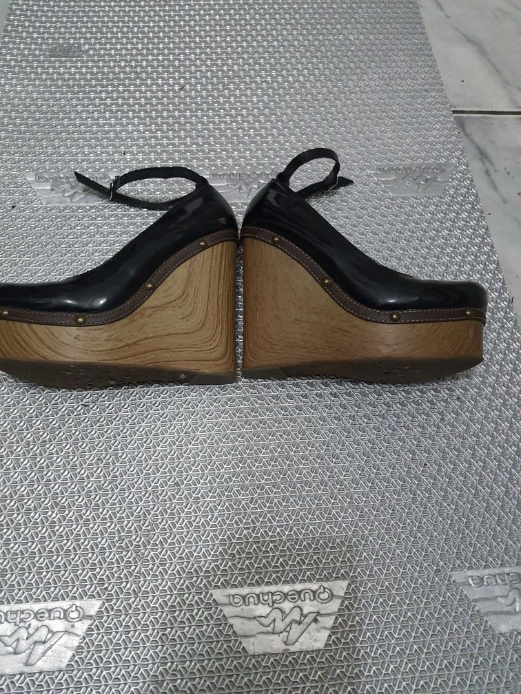 Маркови лачени обувки с платформа