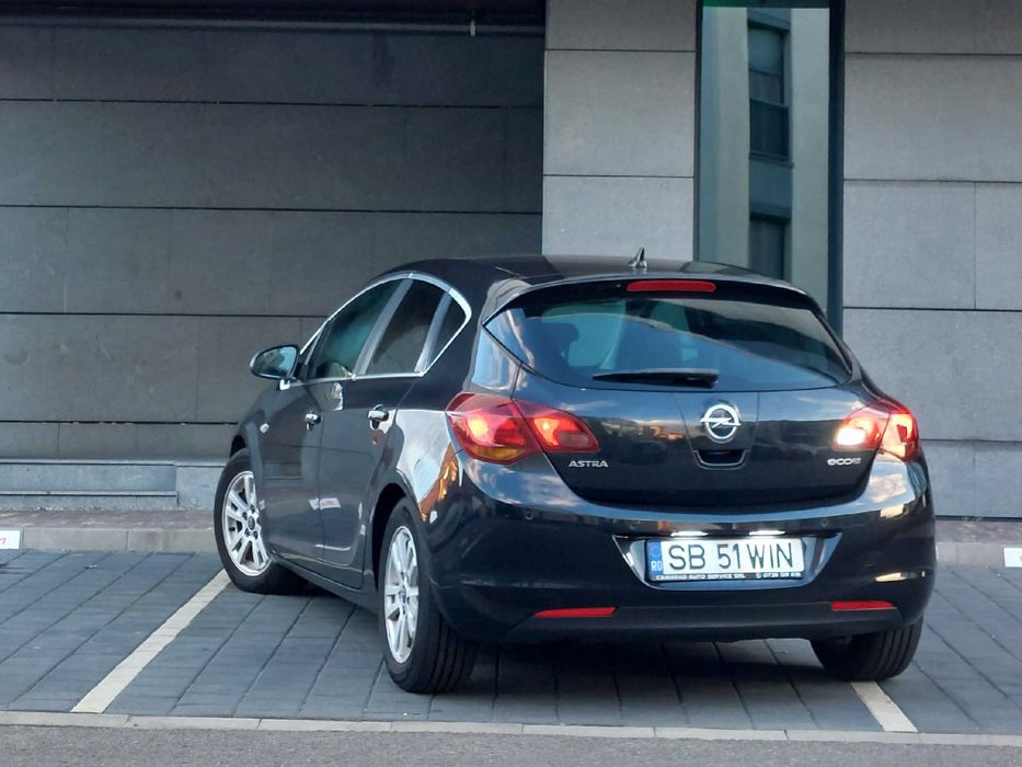 Opel Astra J 1.7 CDTI ecoFLEX 130 CP  – SRi 5 uși, 2012