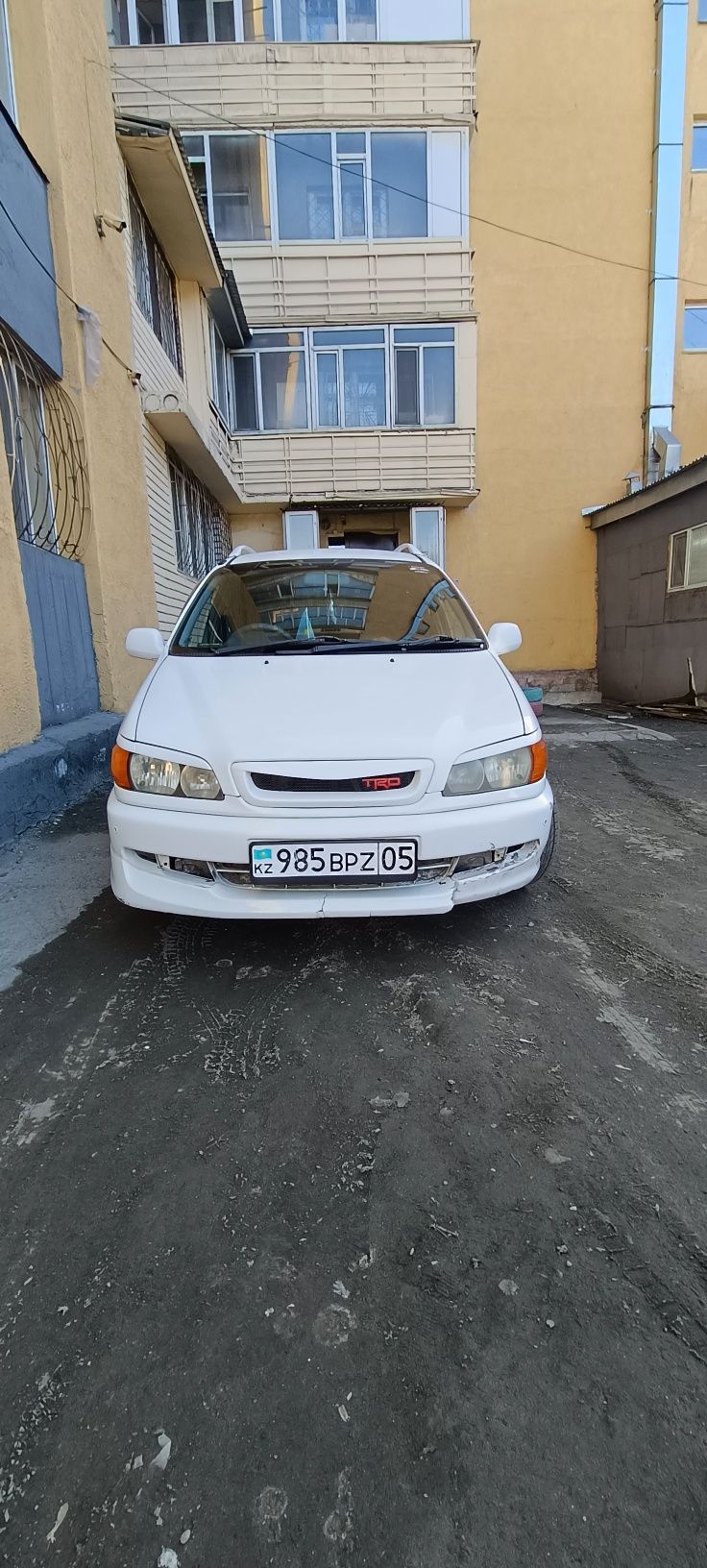 Toyota Ipsum 1997 года