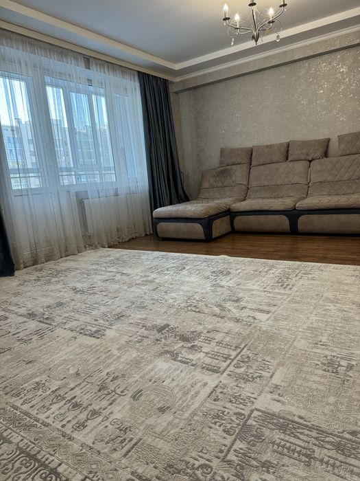 Продам диван большой для гостиной