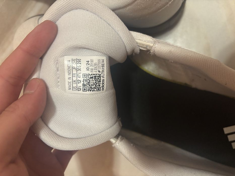 Спортно обувки adidas