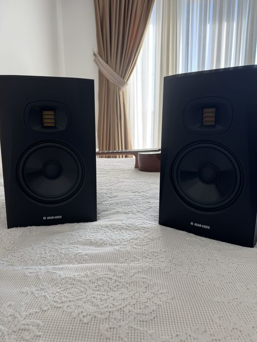 ADAM Audio T7V