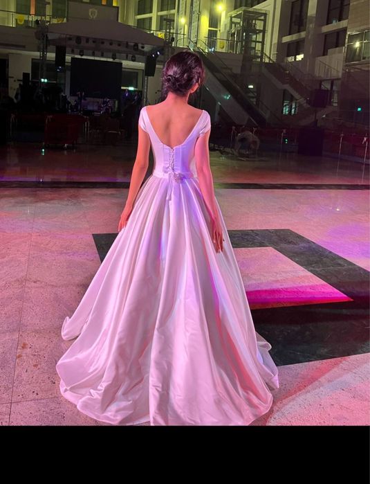 Продается СВАДЕБНОЕ ПЛАТЬЕ Emilia Sposa. НЕДОРОГО!!!