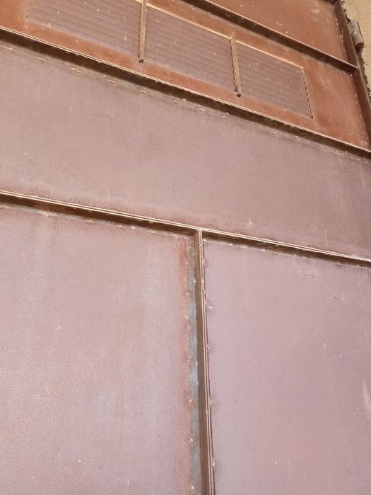 Дарвоза сотилади