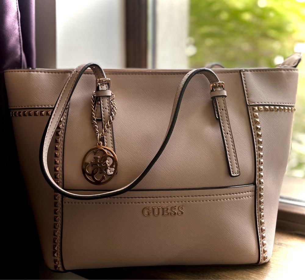 Geanta de dama noua Guess