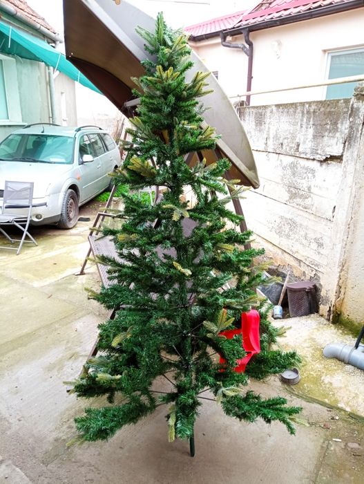 Brad de craciun artificial