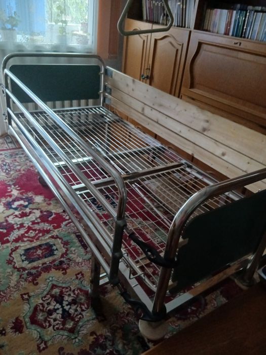 Vand pat de spital pentru un bolnav nedeplasabil.asabil
