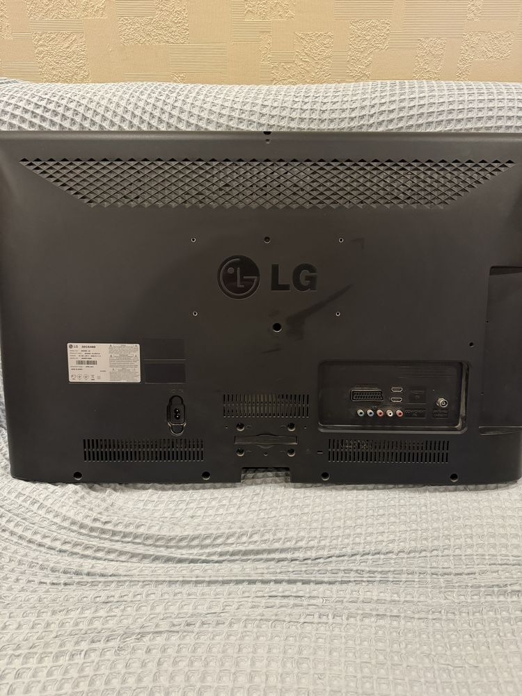 Продаю телевизор LG 32CS460 б/у не смарт