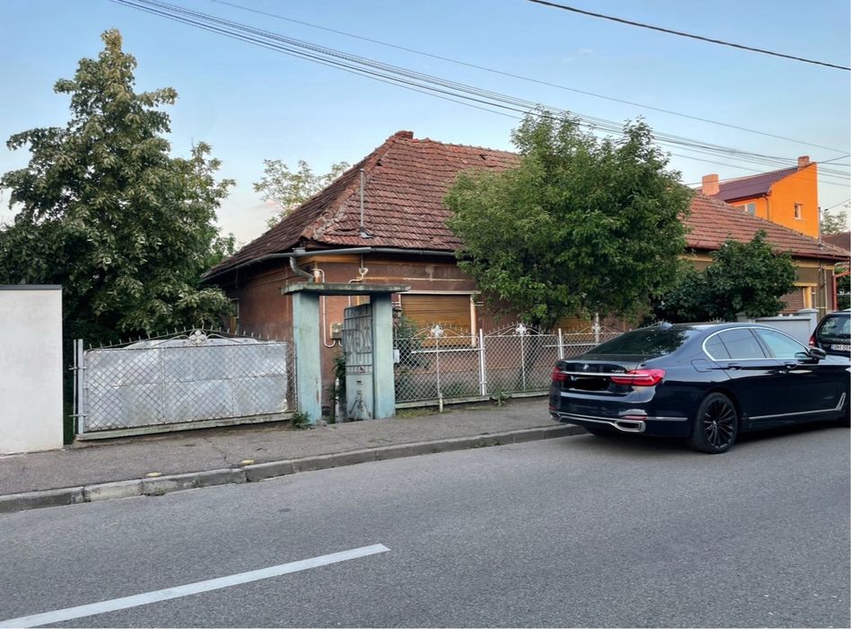 Teren + casa Zona Cantemir