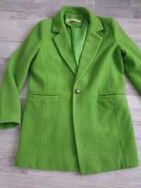 Пальто продам яркий зелёный цвет