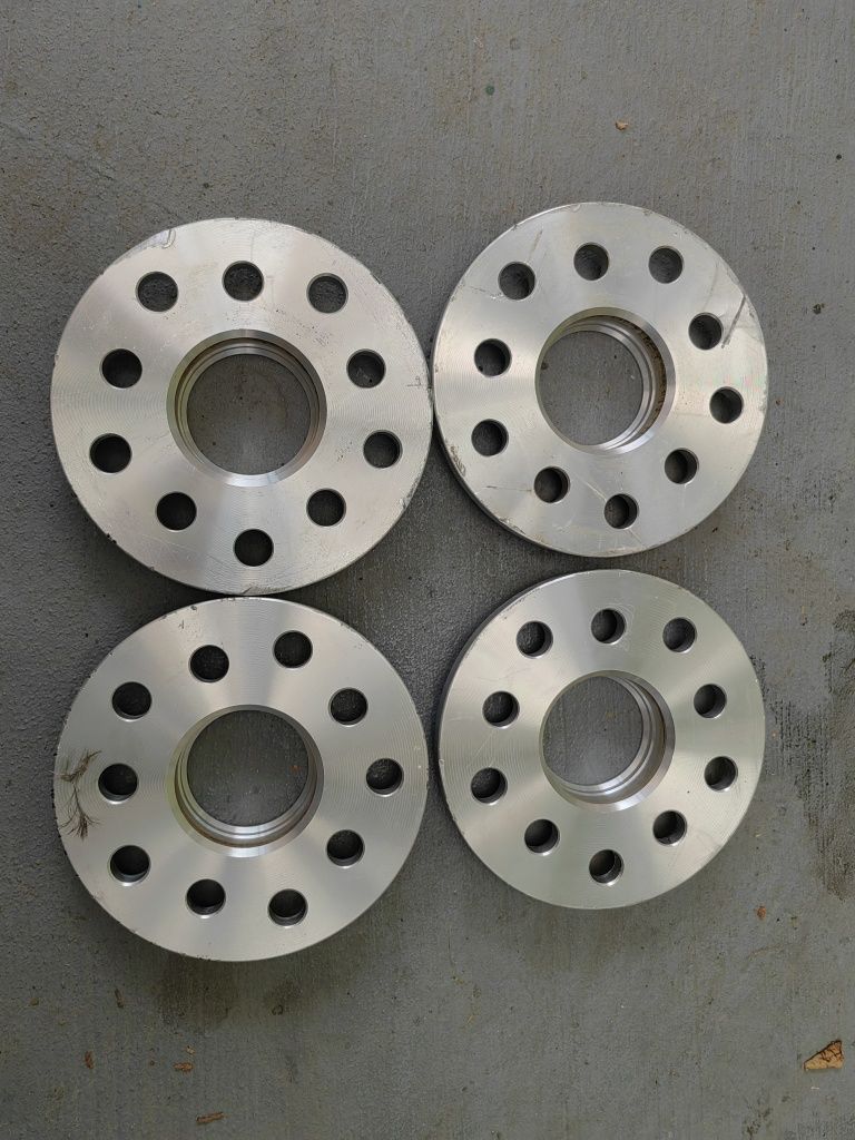 Фланци 5/100,5/112 10мм с болтове
