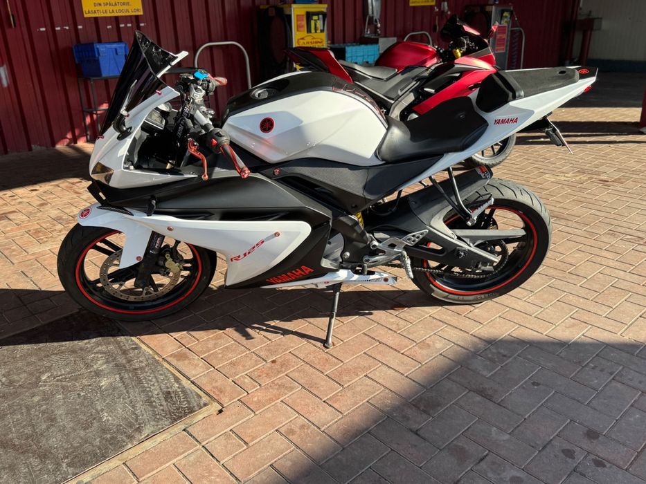 Vând Yamaha yzf r125 2009