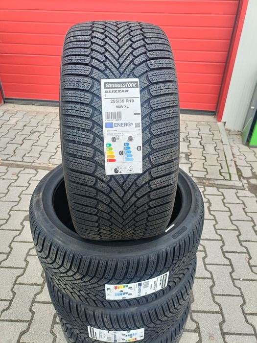 De vânzare BRIDGESTONE BLIZZAK 6 255/55/R19