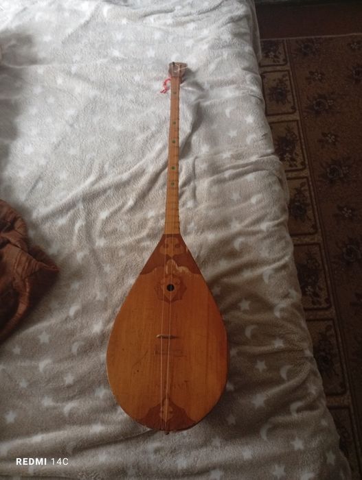 Продам Домбыру .