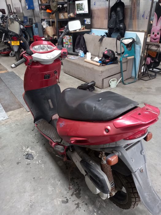 Aprilia leonardo 125