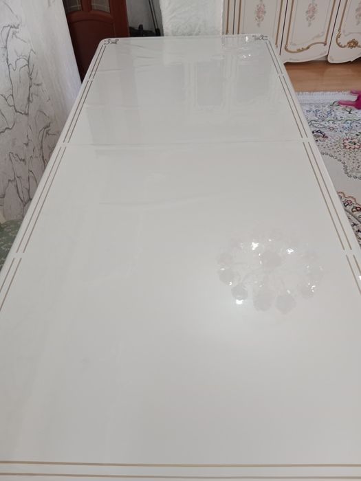 Продается стол в отличном состоянии почти новый