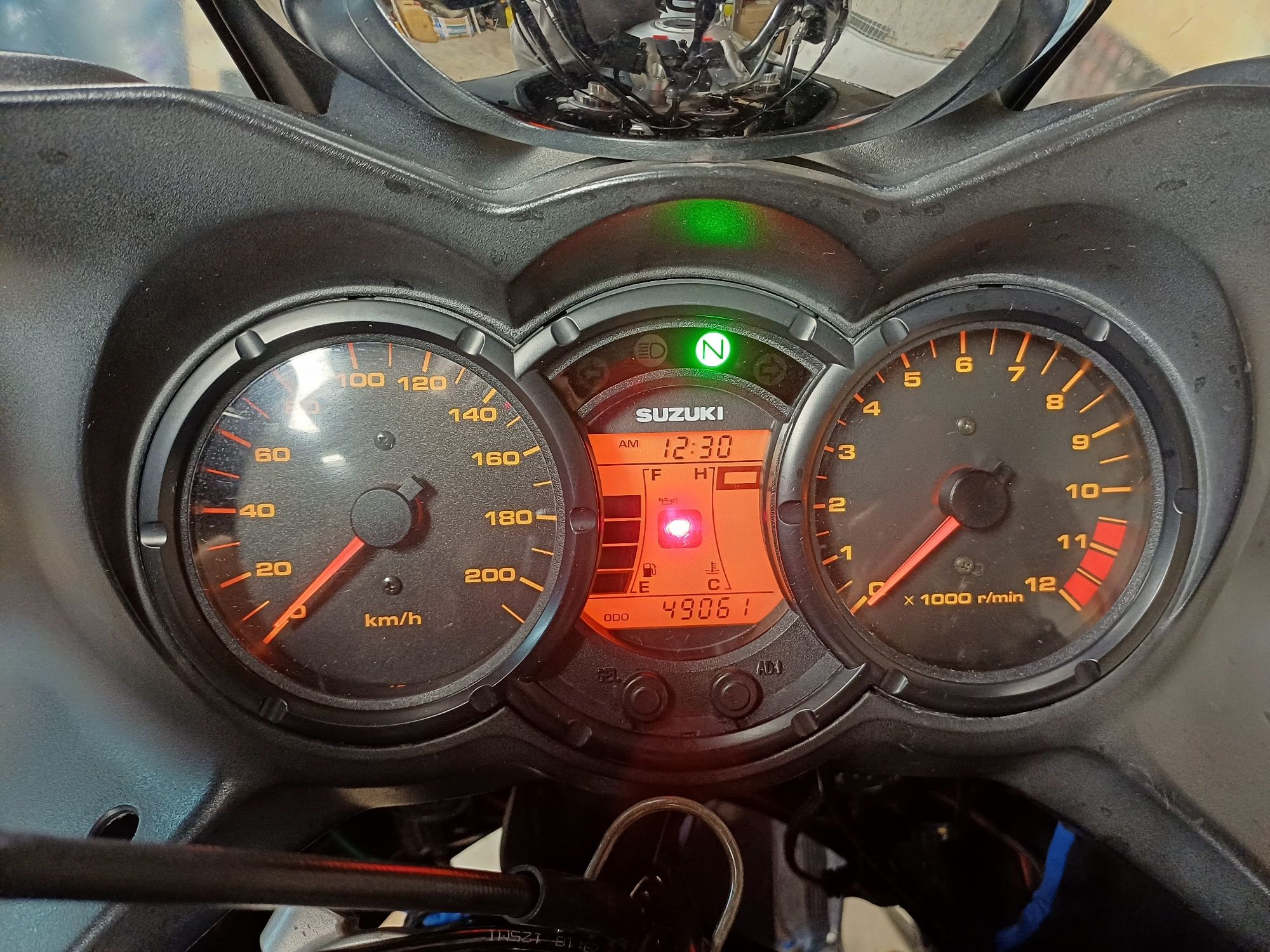 Se vinde Suzuki vstrom DL650 , 49000km
