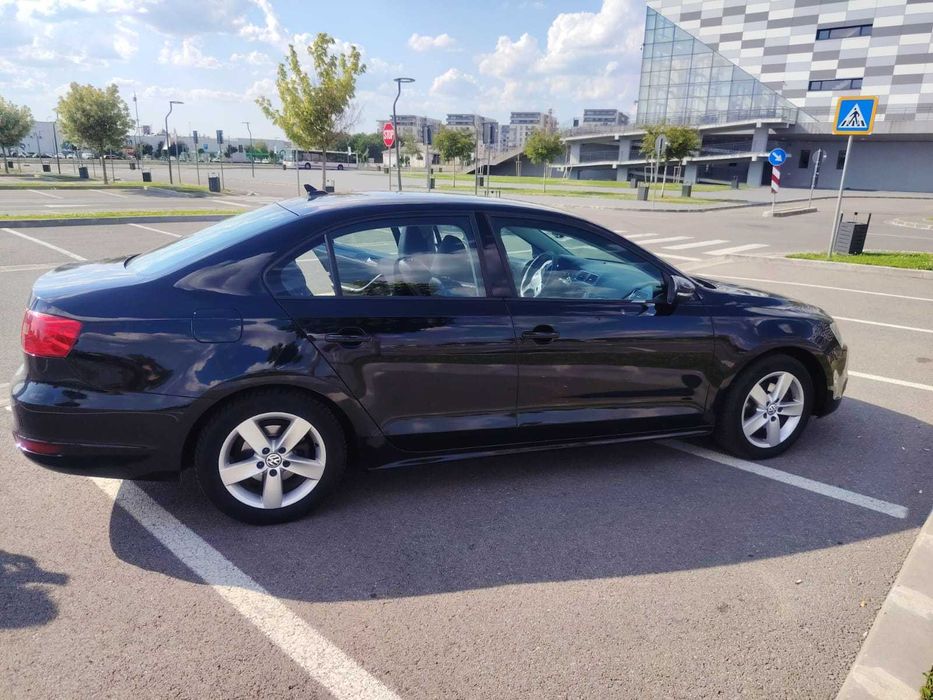 VW Jetta 2011 1.6 TDI 105CP Piele