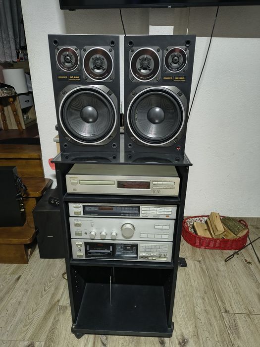 Linie audio Onkyo cu boxe