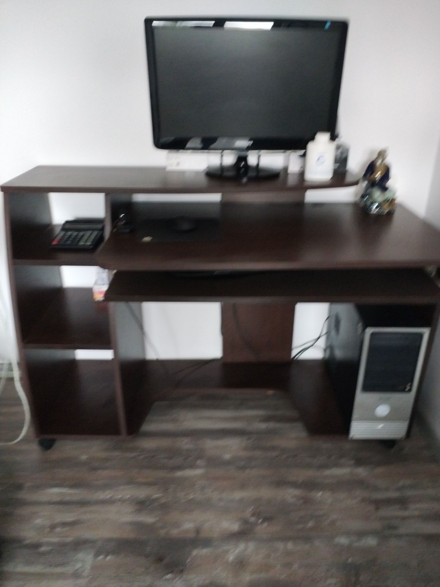 Birou pentru calculator desktop