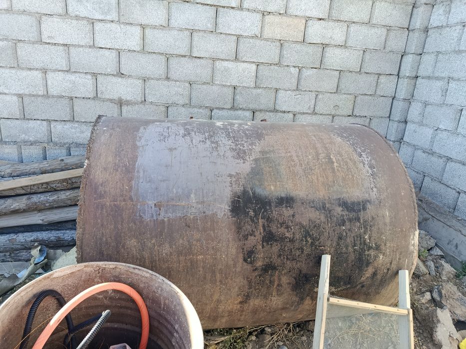 Бошка сатылады 2 куб Су кетеды  калын трубадан жасалган салмагы ауып