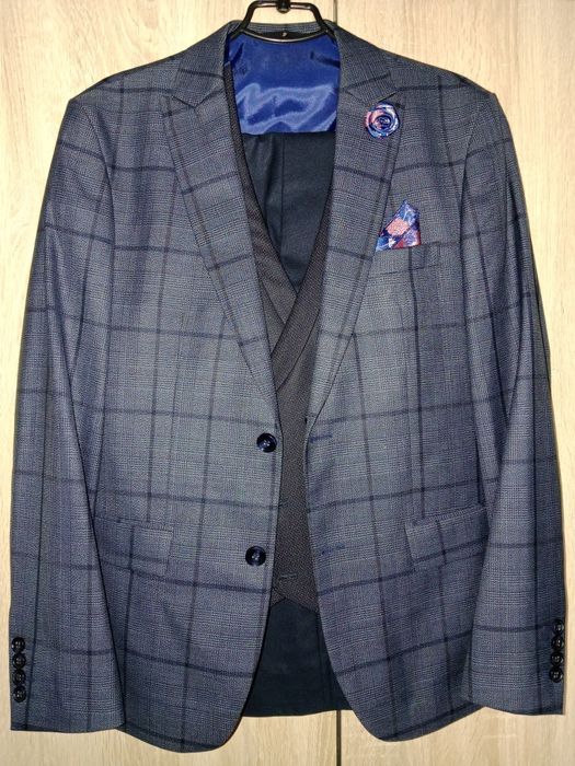 Костюм мужской 48р.