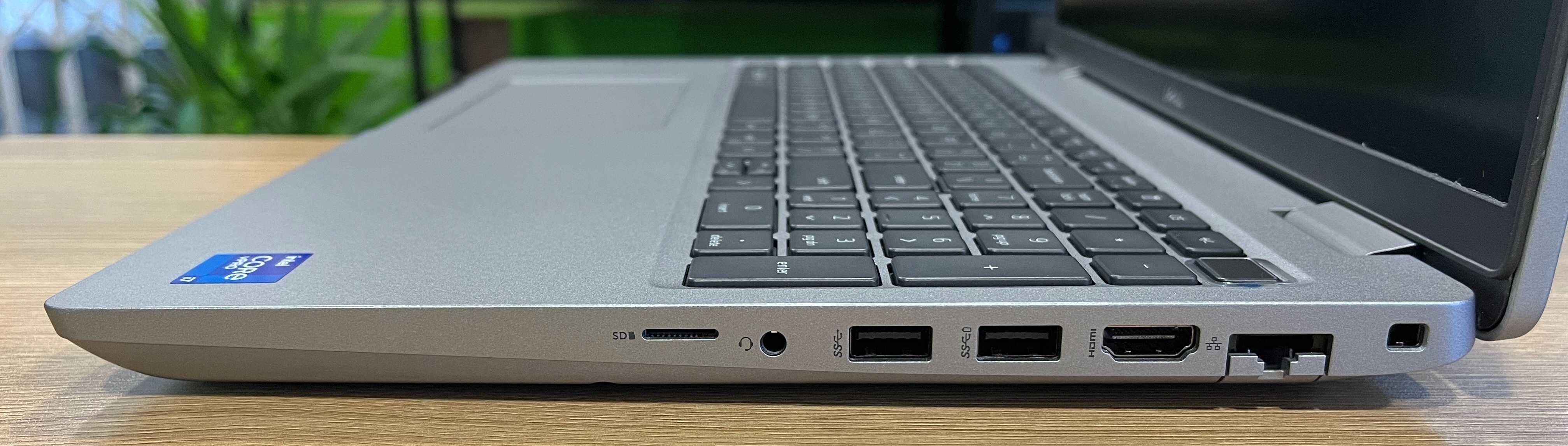 Dell Precision 3551. Core i7 -10850H 2.7/5.1 GHz.16/256 GB.QUADRO P620