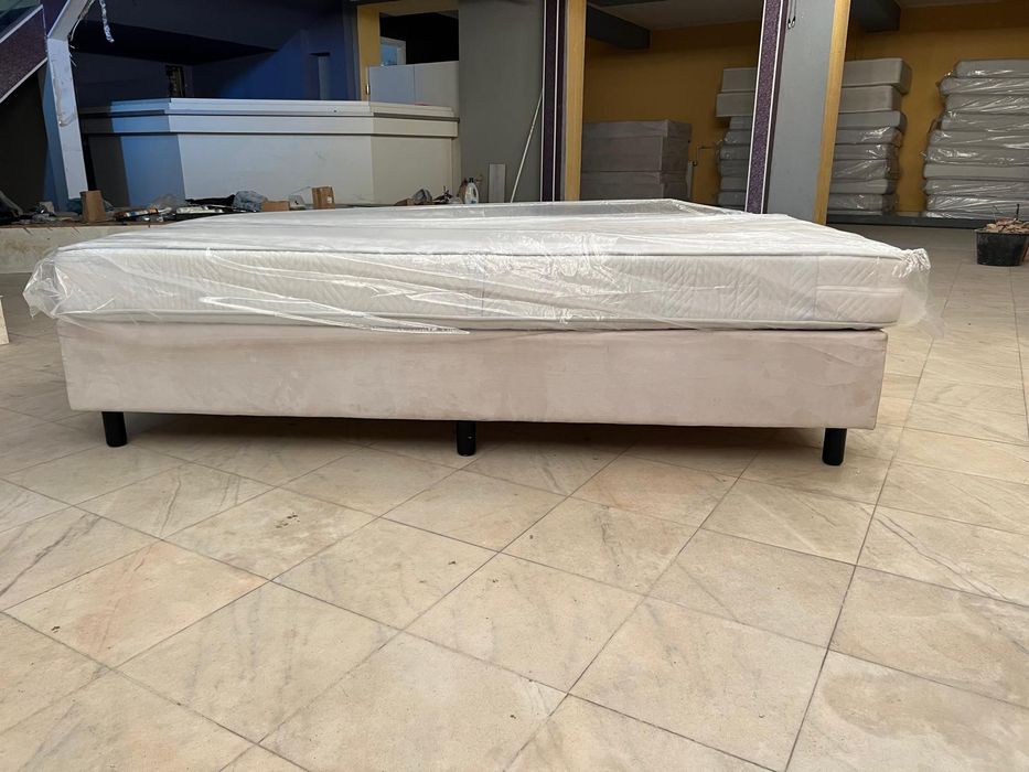 Paturi din catifea cu saltele profesionale