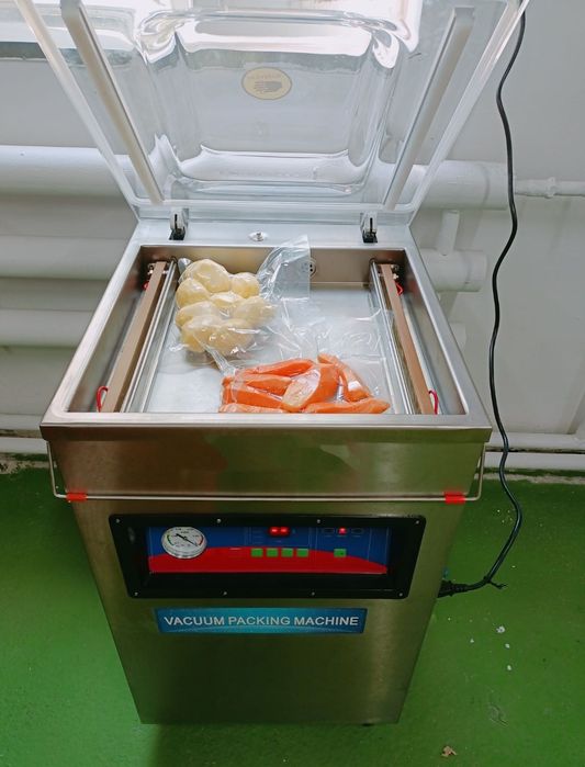 Вакууматор DZ400. Вакуумный упаковщик вертикальный на колесах.