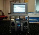 Продается Телевизор, DVD, колонки и подставка