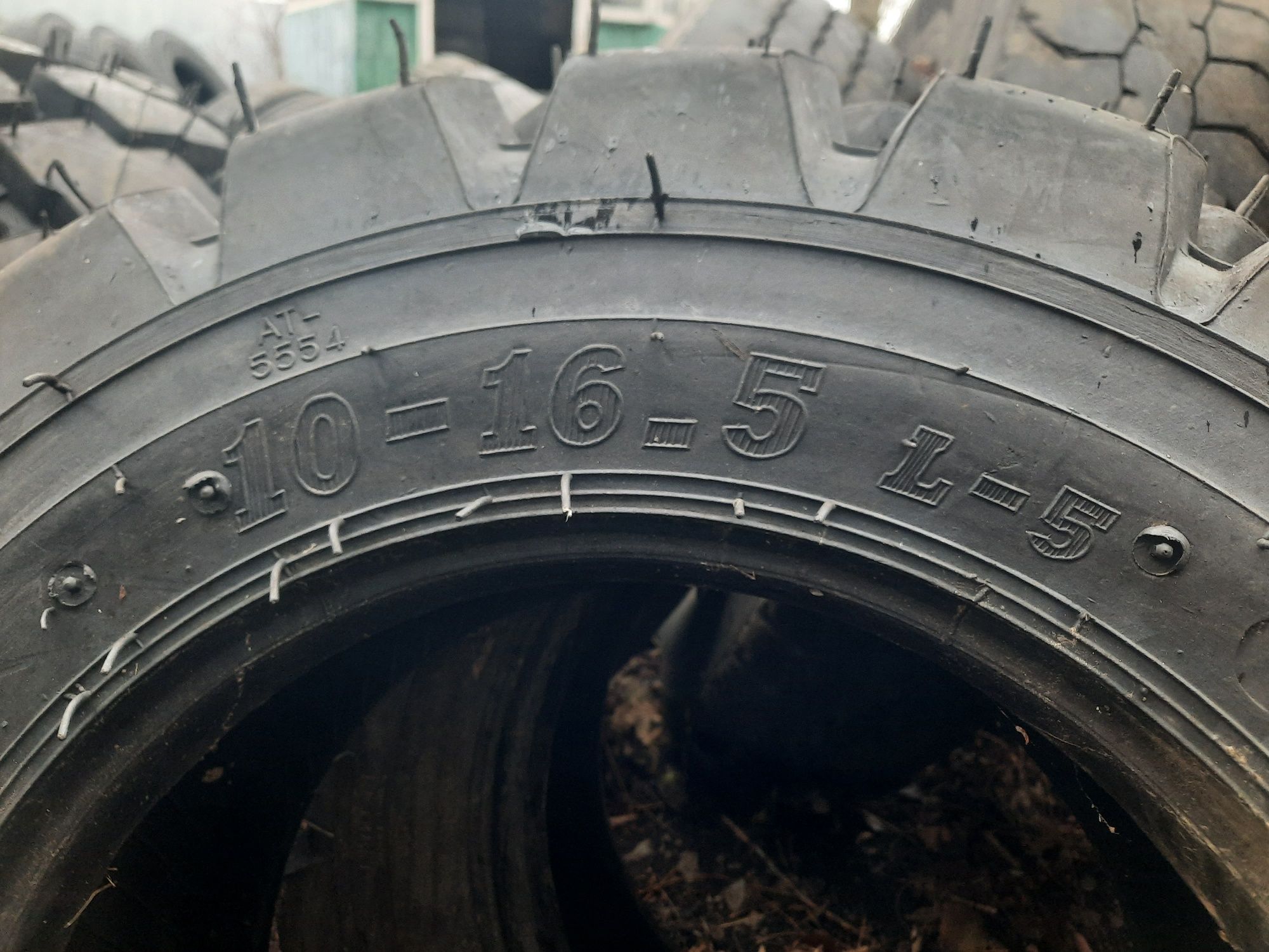 Гуми За Бобкат 10/16.5=402лв.с ДДС.