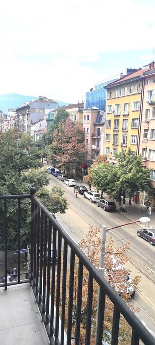 Продава се Тристаен апартамент в София, Център - 100 кв.м за 3890 €/кв.м - Снимка #19