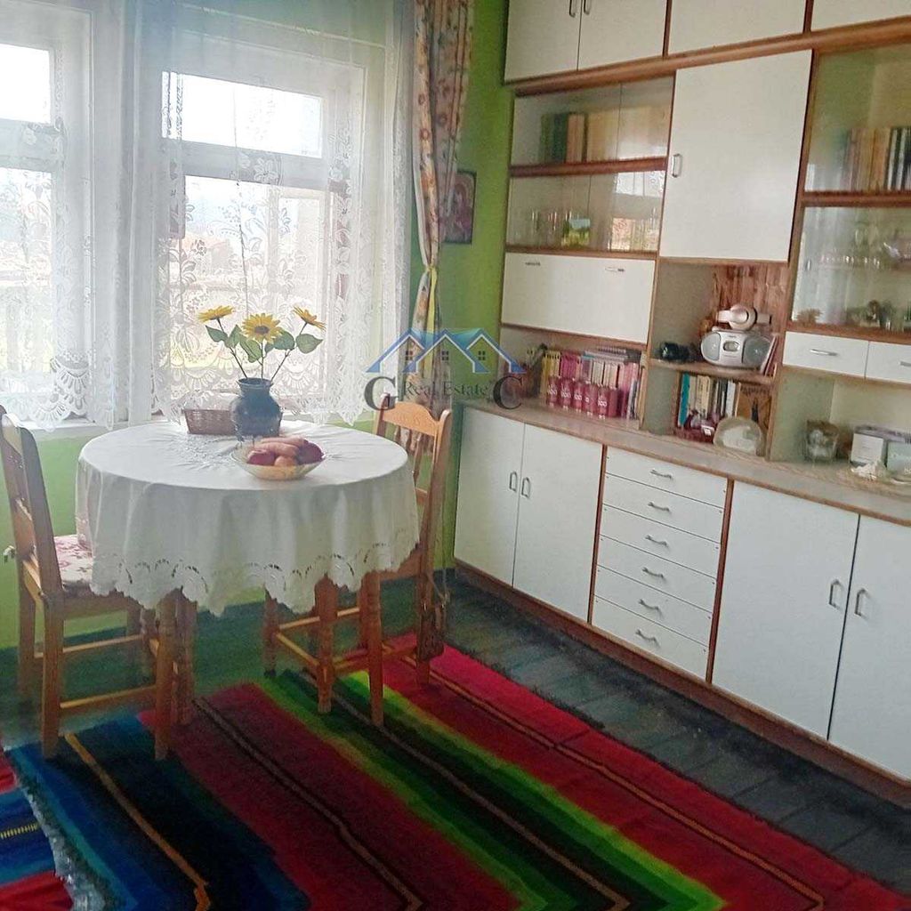 Продава се Къща в Долни чифлик - 122 кв.м за 779 €/кв.м - Снимка #4
