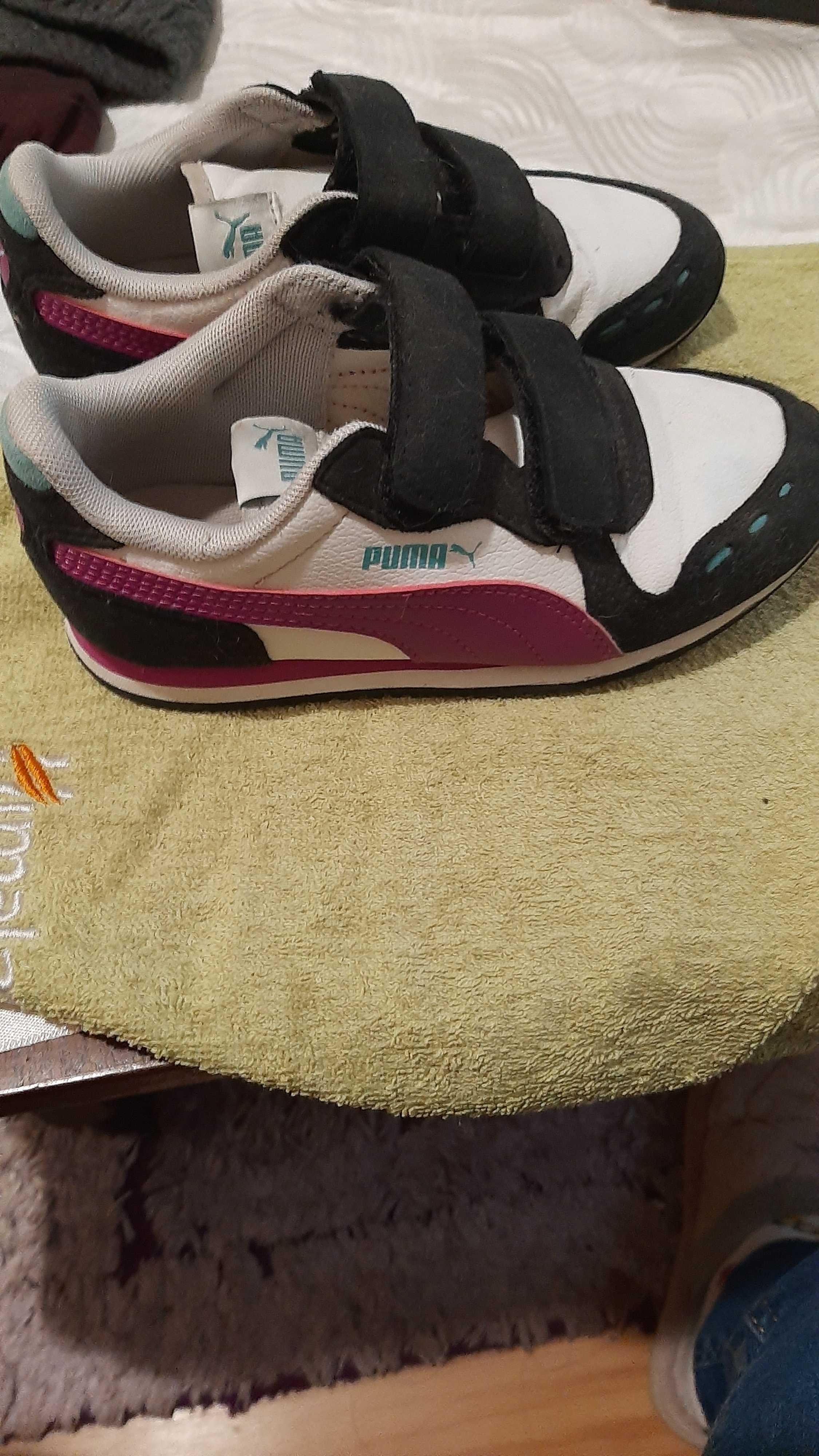 Продавам детски маратонки puma
