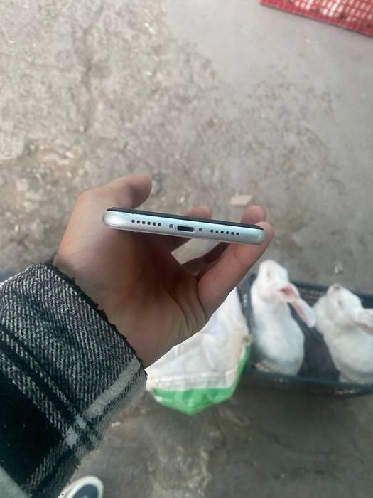 Assalom Aleykum Iphone XR SOTILADI 64 GB FACE ID YOQ