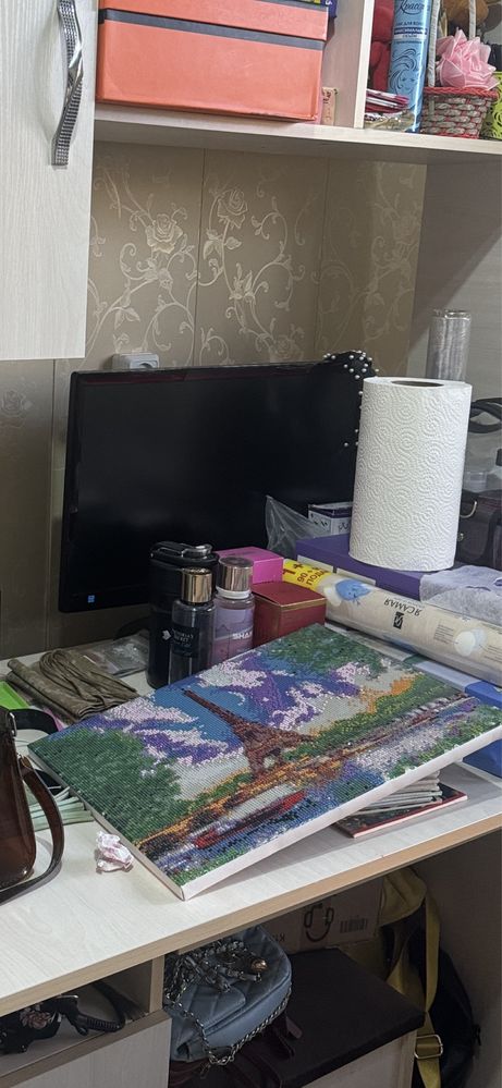 Продаётся компьютер полная компл+компьютерный стол в отличном состояни