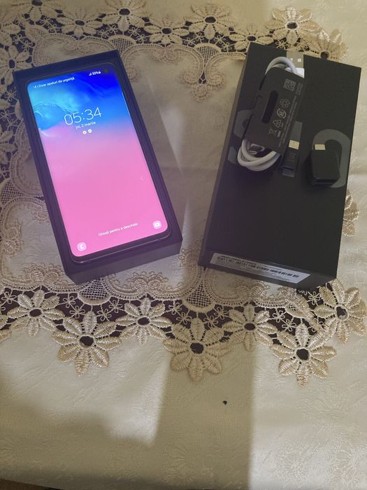 Vand samsung s10 Full box