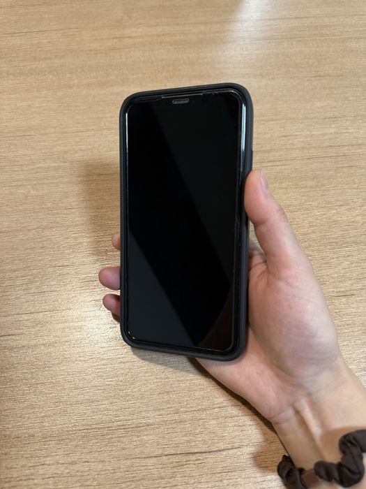 Продам телефон iPhone 11 в хорошем состоянии