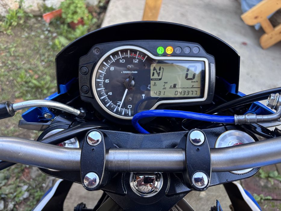 Suzuki GSR 750i уникат