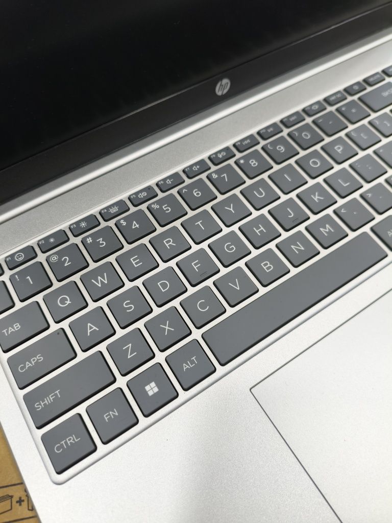 Ноутбук Noutbuk HP 15t FD000 Core i5 13-avlod 8GB 256GB SSD Новый