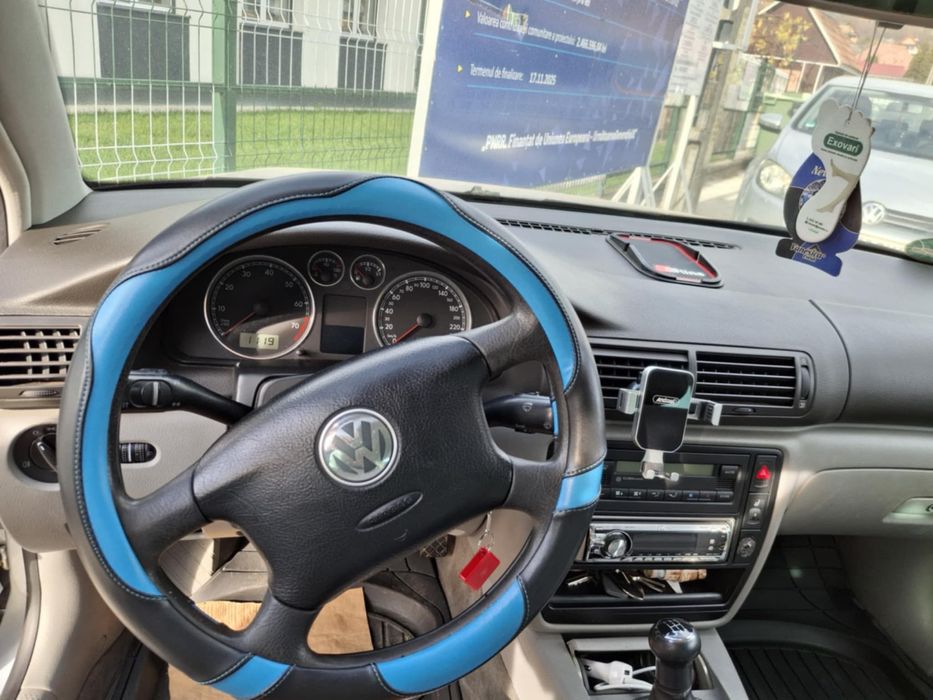 Vând Volkswagen Passat