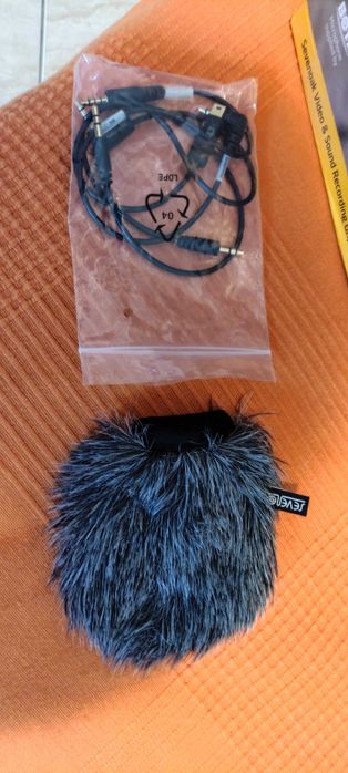 Panasonic FZ1000+стерео микрофон и светкавица,две чанти,филтър,карта..