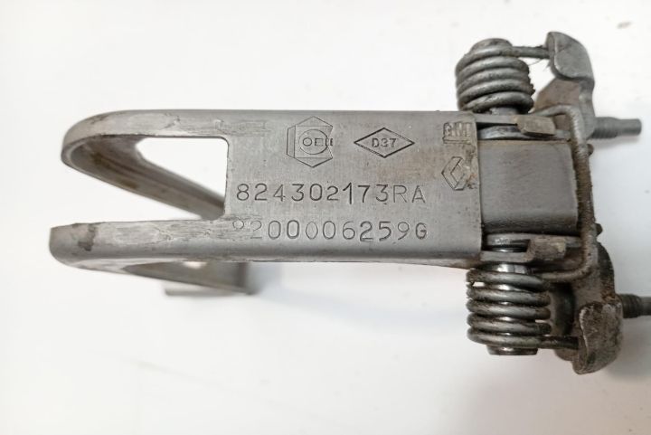 Balama usa 8200006259G Renault Trafic a 3-a generatie seria