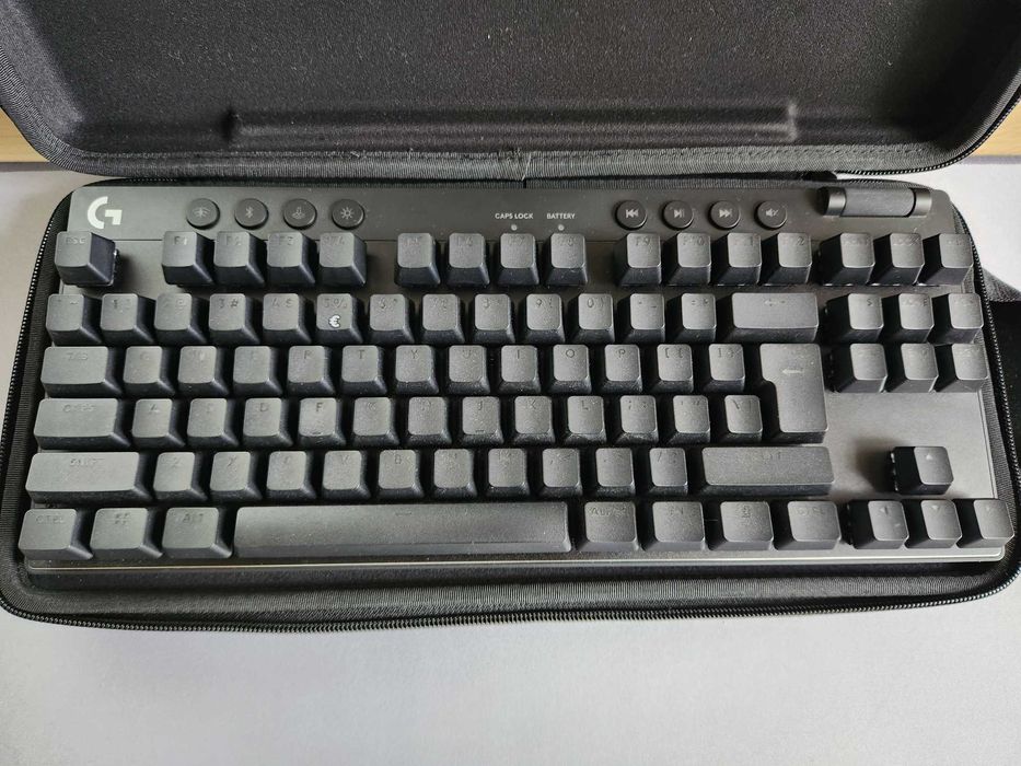 LOGITECH PRO X TKL Lightspeed Black - Brown Tactile Switch