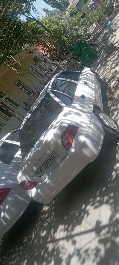 Nexia2  2015 lyuks kandiyor metani bor 180ming yurgani