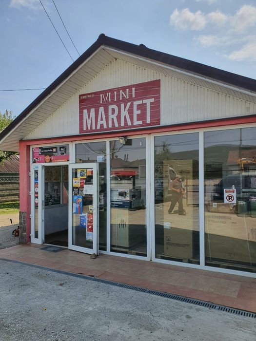 Vand sau inchiriez spatiu comercial surduc