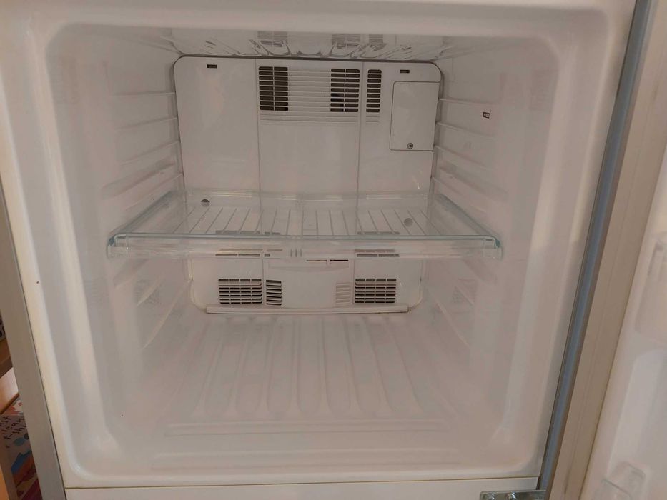 Хладилник Sharp, употребяван, 256л.