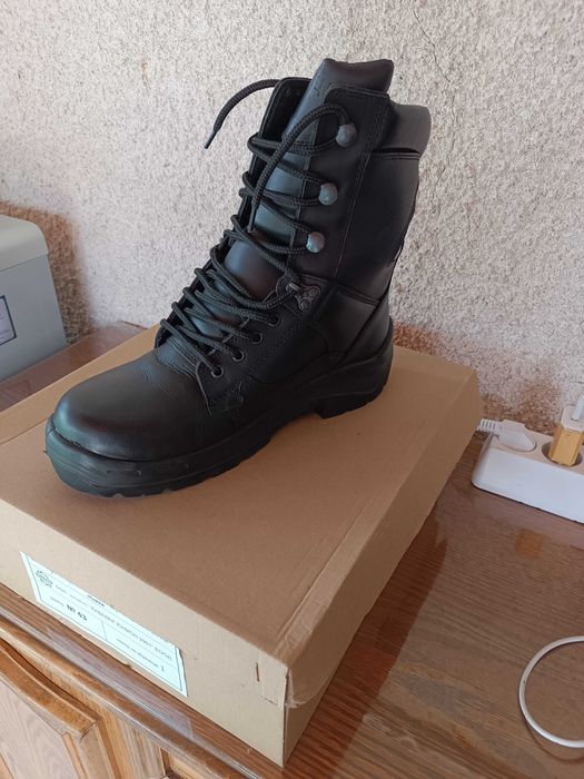 Обувки специални зимни