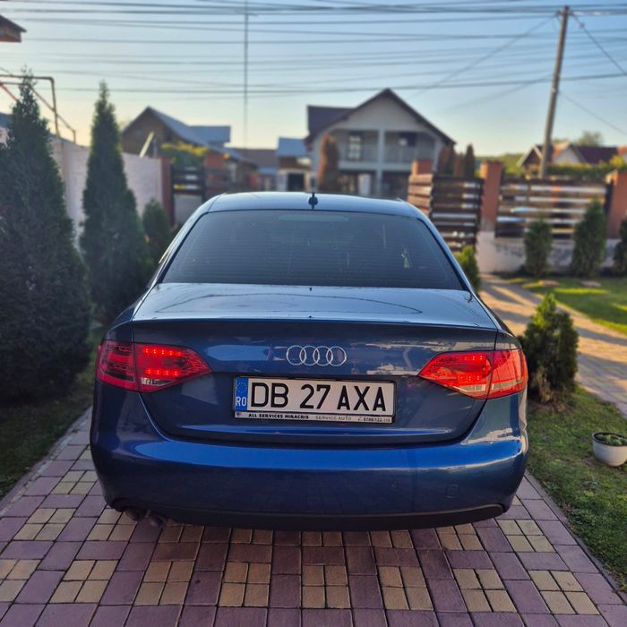 Vând Audi A4 B8 2010 2.0 TDI