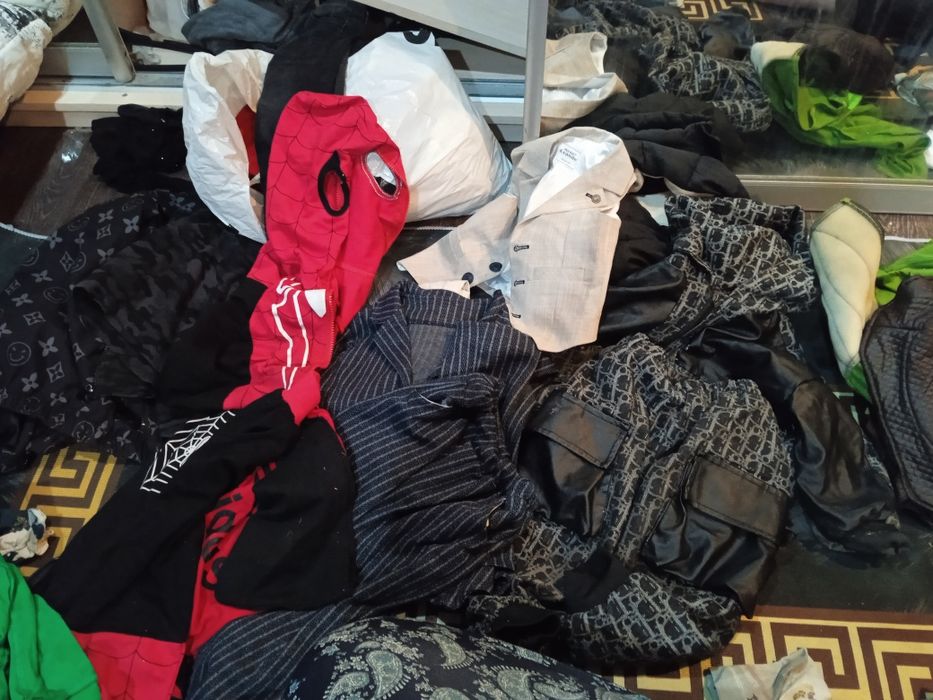 продам детские вещи мальчик теплые и в садик вещи дорогие